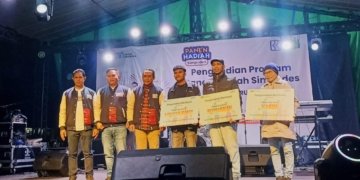 Dua Nasabah Dapat Mobil Usai Jadi Pemenang Hadiah Simpedes BRI Cabang Ruteng