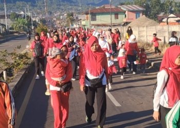 Ribuan Umat Islam Kota Ruteng Banjiri Jalan Sehat Proklamasi Baiturrahman