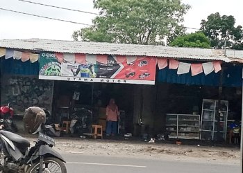 Puluhan Botol Oli Palsu dari Bengkel Utama Motor di Manggarai Timur Turut Disita Polisi