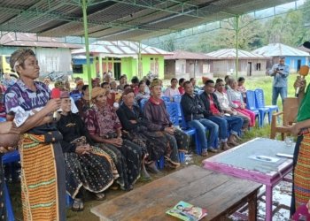 Reses di Compang Cibal, Thomas Tahir Terima Keluhan Warga Soal Jalan Rusak yang Tak Kunjung Diperbaiki