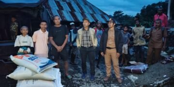 Thomas Tahir Tinjau Lokasi dan Temui Warga Terdampak Longsor di Rado, Kades: ‘Ini Baru Wakil Rakyat’