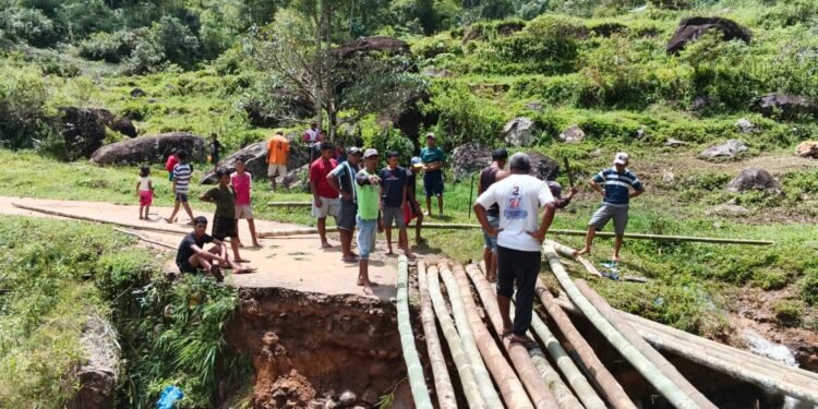 Jalan Ratung - Peso di Cibal Putus - Foto: Diskominfo Manggarai